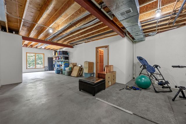 3205 Reston Court NE, Cedar Rapids, IA 52402