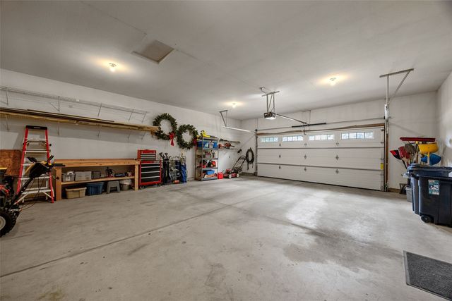 3205 Reston Court NE, Cedar Rapids, IA 52402