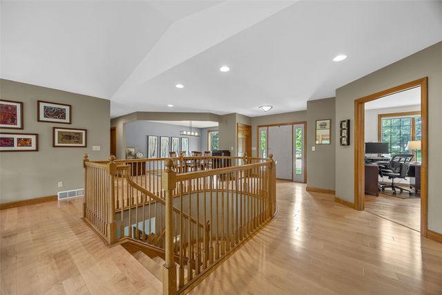 3205 Reston Court NE, Cedar Rapids, IA 52402