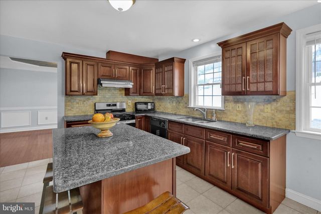 212 PENNSYLVANIA AVE, Reading, PA 19606