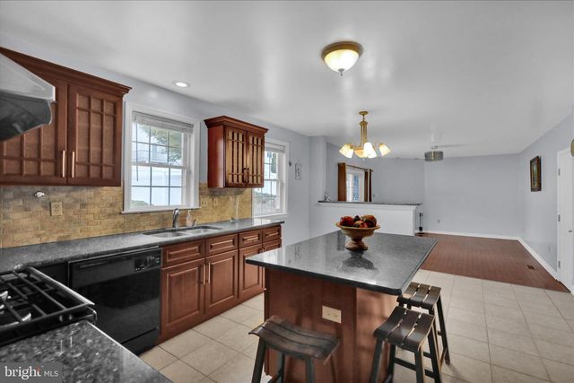 212 PENNSYLVANIA AVE, Reading, PA 19606