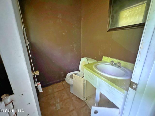 611 Chelsea Drive, Jackson, MS 39212