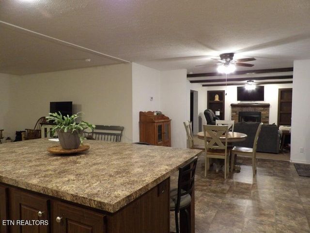 216 Slaton Farm Rd Rd, Dandridge, TN 37725