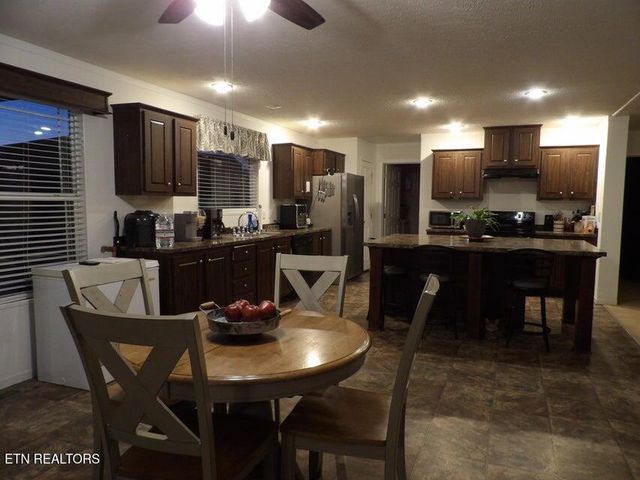 216 Slaton Farm Rd Rd, Dandridge, TN 37725