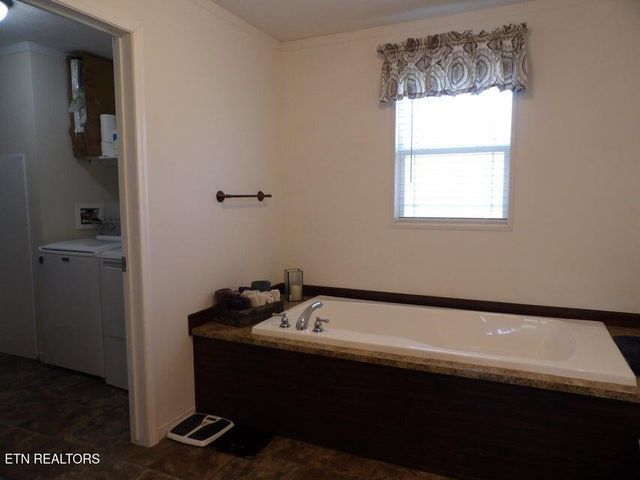 216 Slaton Farm Rd Rd, Dandridge, TN 37725