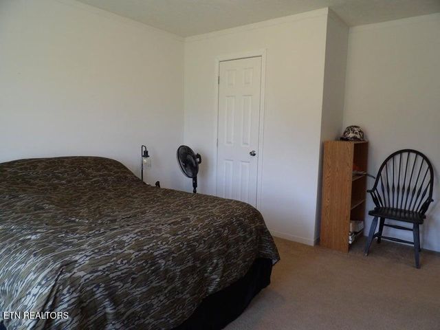 216 Slaton Farm Rd Rd, Dandridge, TN 37725