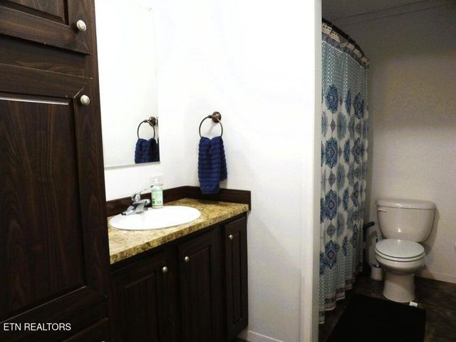 216 Slaton Farm Rd Rd, Dandridge, TN 37725