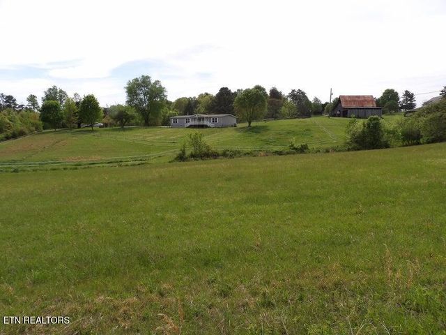 216 Slaton Farm Rd Rd, Dandridge, TN 37725