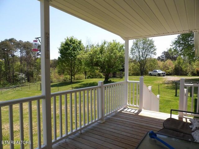 216 Slaton Farm Rd Rd, Dandridge, TN 37725