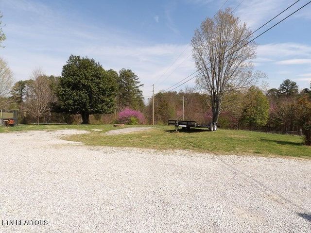 216 Slaton Farm Rd Rd, Dandridge, TN 37725