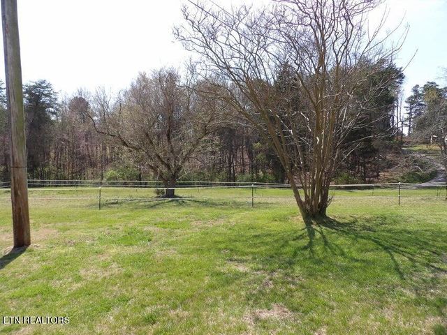 216 Slaton Farm Rd Rd, Dandridge, TN 37725