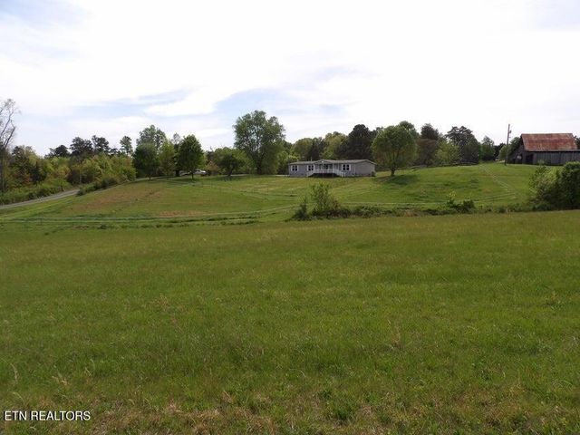 216 Slaton Farm Rd Rd, Dandridge, TN 37725