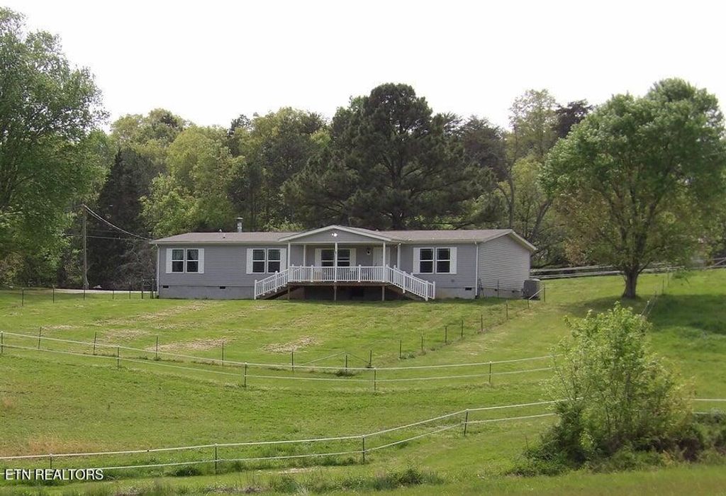 216 Slaton Farm Rd Rd, Dandridge, TN 37725
