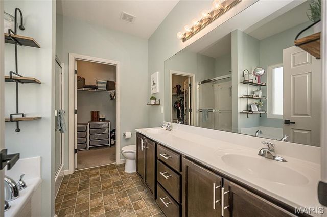 545 Crystal Stream Drive, Wentzville, MO 63385