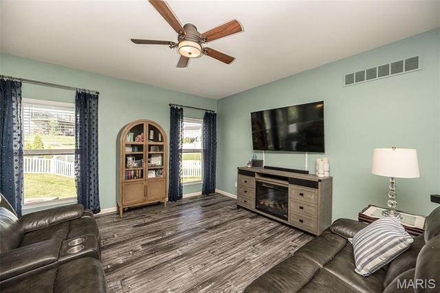 545 Crystal Stream Drive, Wentzville, MO 63385