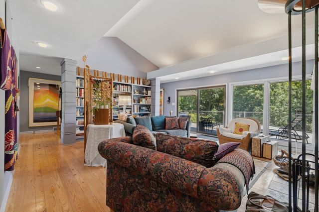 1405 S Deer Road, West Des Moines, IA 50266