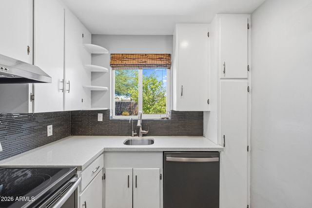 9031 N 2ND Drive, Phoenix, AZ 85021