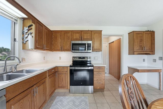 6023 Tomahawk Trail, Fort Wayne, IN 46804