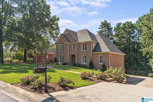 1525 WINGFIELD COURT, Birmingham, AL 35242