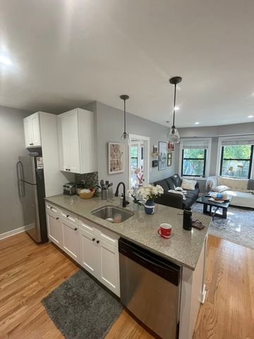 3138 N Seminary Avenue 2A, Chicago, IL 60657