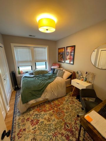 3138 N Seminary Avenue 2A, Chicago, IL 60657
