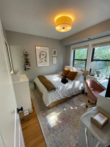 3138 N Seminary Avenue 2A, Chicago, IL 60657