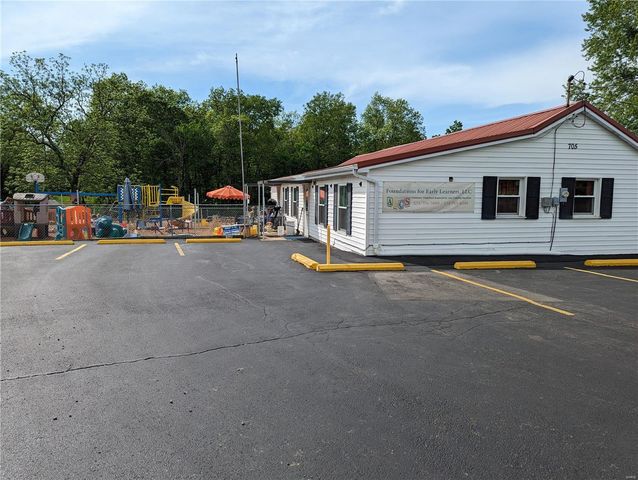 705 Burks Road, Farmington, MO 63640