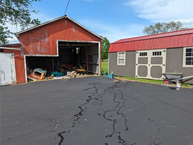 705 Burks Road, Farmington, MO 63640