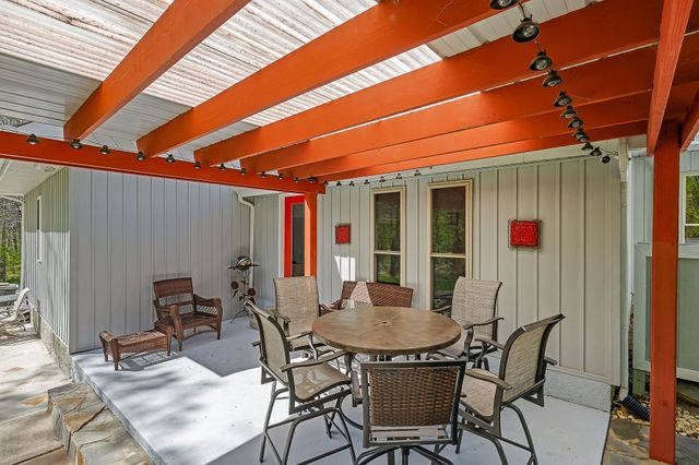 304 Saint George Dr, Crossville, TN 38558