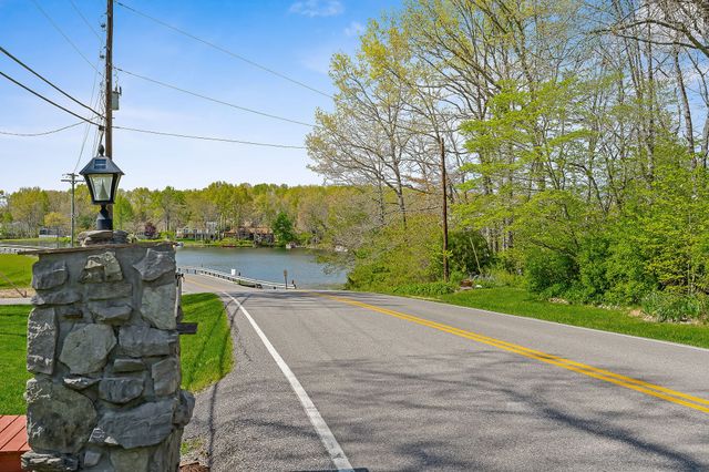 304 Saint George Dr, Crossville, TN 38558