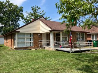 1108 Portsmouth Avenue, Westchester, IL 60154