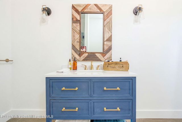 60 Daredevil Drive, Athens, NY 12015