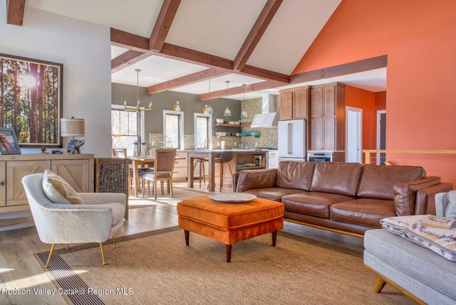 60 Daredevil Drive, Athens, NY 12015