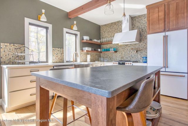 60 Daredevil Drive, Athens, NY 12015