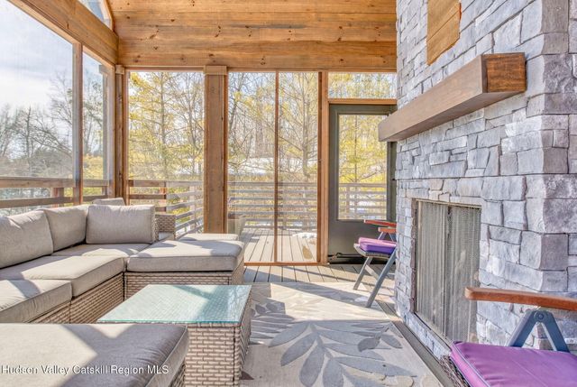 60 Daredevil Drive, Athens, NY 12015