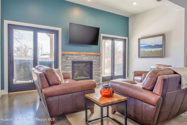 60 Daredevil Drive, Athens, NY 12015