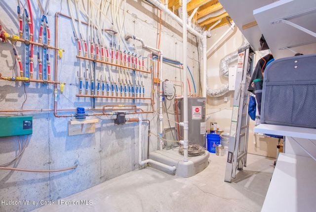 60 Daredevil Drive, Athens, NY 12015