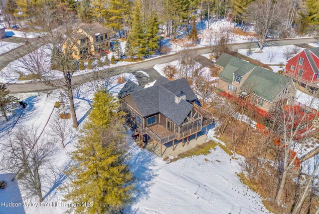 60 Daredevil Drive, Athens, NY 12015