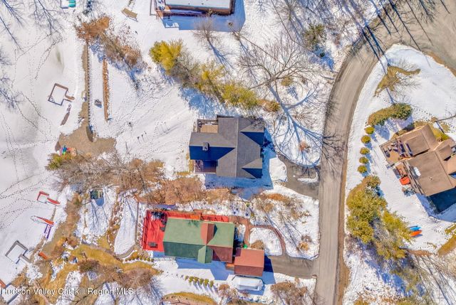 60 Daredevil Drive, Athens, NY 12015