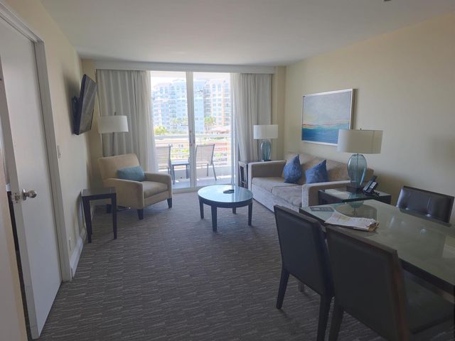 2670 E SUNRISE Boulevard 915, Fort Lauderdale, FL 33304