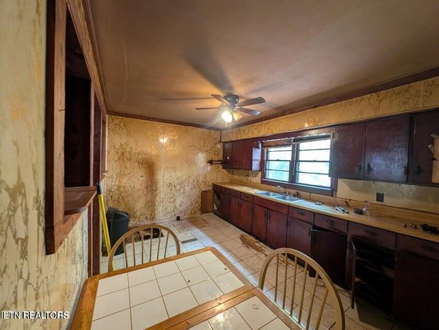 538 Harding Rd, Jamestown, TN 38556