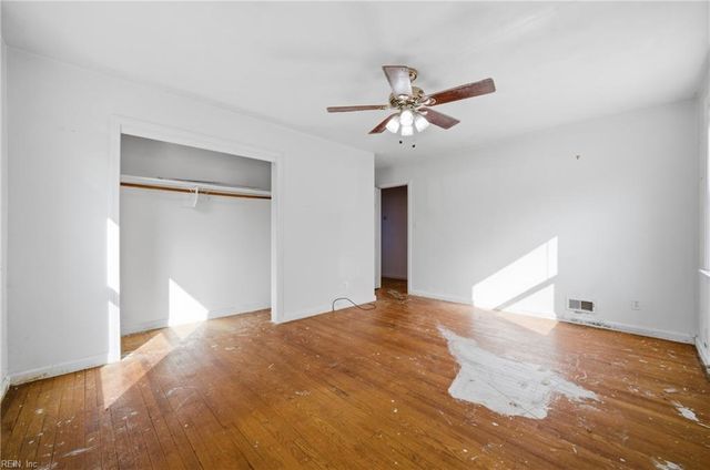 4004 Oak DR, Chesapeake, VA 23321