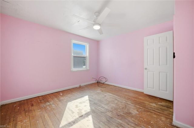 4004 Oak DR, Chesapeake, VA 23321