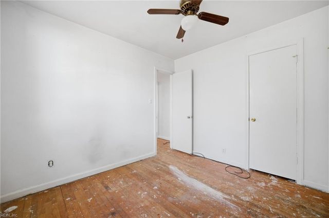 4004 Oak DR, Chesapeake, VA 23321