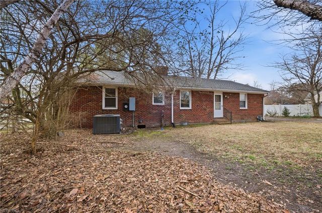 4004 Oak DR, Chesapeake, VA 23321