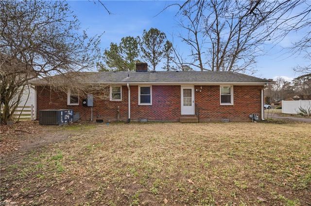 4004 Oak DR, Chesapeake, VA 23321