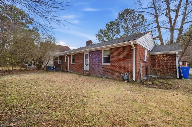 4004 Oak DR, Chesapeake, VA 23321