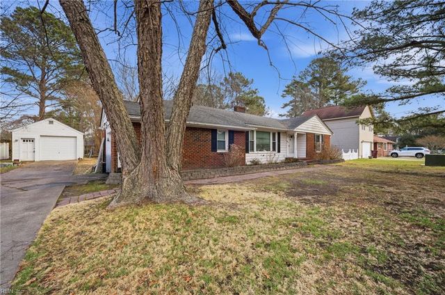 4004 Oak DR, Chesapeake, VA 23321