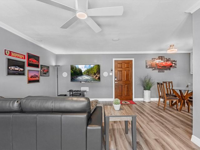 505 Westcott Street 308, Houston, TX 77007
