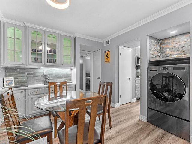 505 Westcott Street 308, Houston, TX 77007